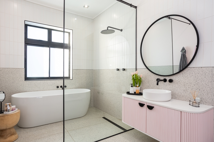 6 Bedroom Property for Sale in Winelands Western Cape